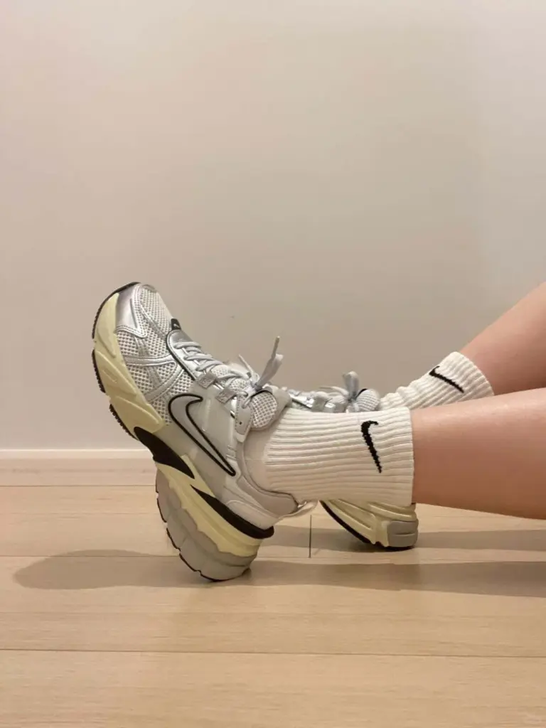 NIKE(ナイキ) V2KRUNの画像