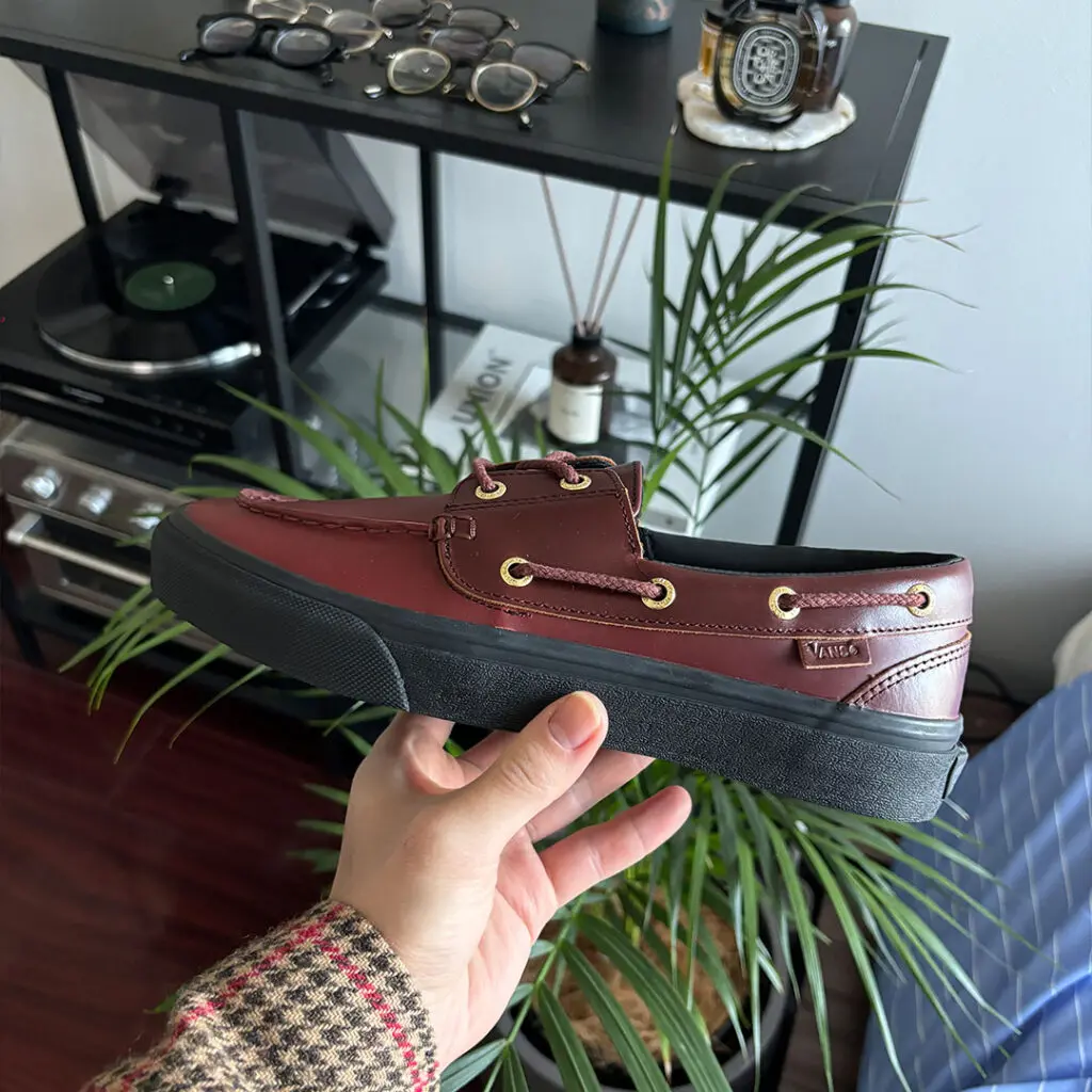 重厚レザーモカ2アイレットシルエットVANSV176CFブラック27cm 681134000103.jpg