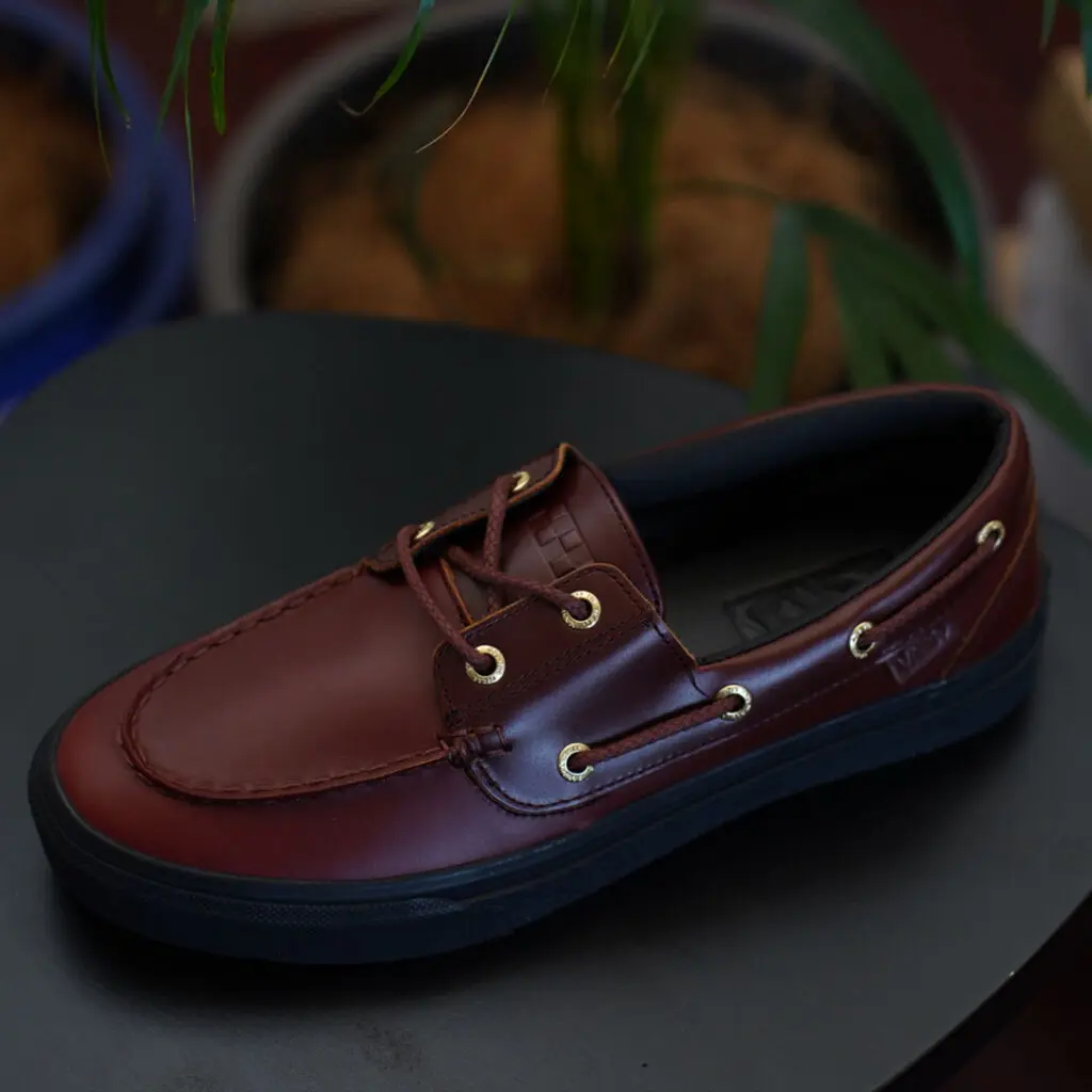 重厚レザーモカ2アイレットシルエットVANSV176CFブラック27cm 重厚レザーモカ2アイレットシルエットVANSV176CFブラック27cm