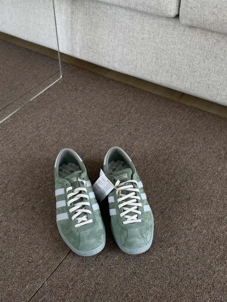 adidas(アディダス) TOBACCO(タバコ)の画像