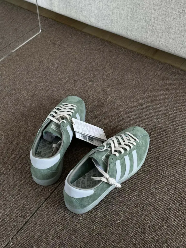 adidas(アディダス) TOBACCO(タバコ)の画像