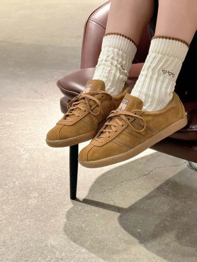 adidas(アディダス) TOBACCO(タバコ)の画像