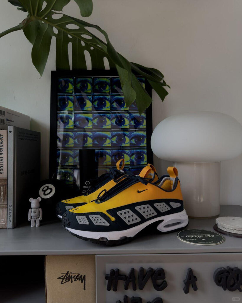 NIKEのAIRMAXSNDR(エアマックスサンダー)の画像