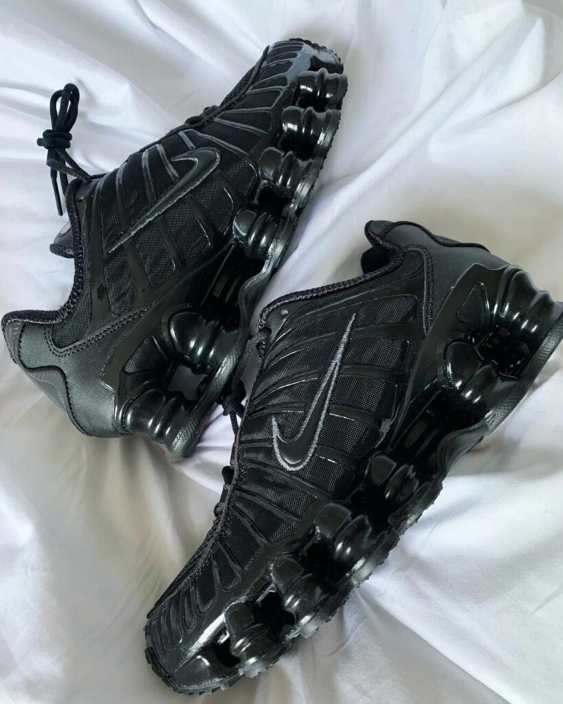NIKEのSHOX TL(ショックスTL)の画像