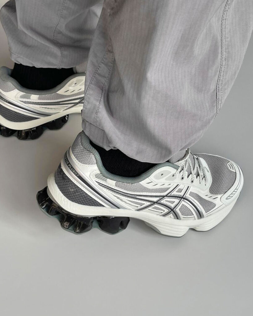asicsのgel-kinetic fluent(ゲルキネティック フルーエント)の画像