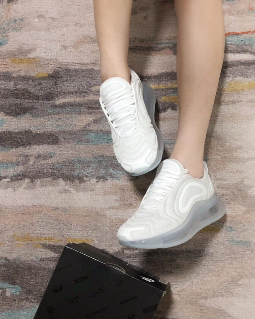 NIKEのAIRMAX720(エアマックス720)の画像