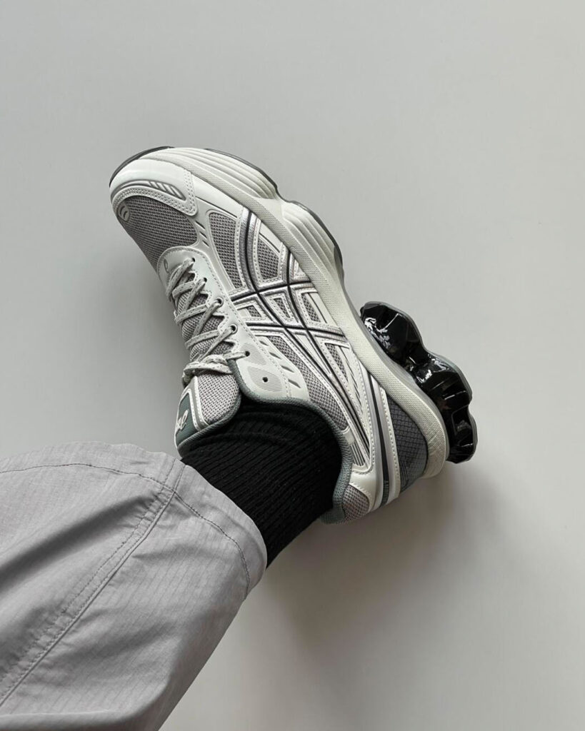 asicsのgel-kinetic fluent(ゲルキネティック フルーエント)の画像
