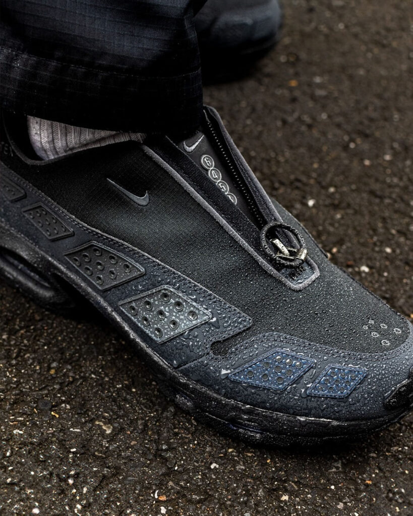 NIKEのAIRMAXSNDR(エアマックスサンダー)の画像