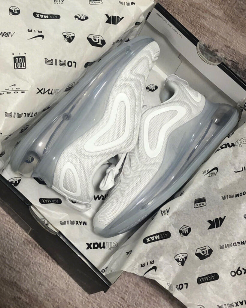 NIKEのAIRMAX720(エアマックス720)の画像