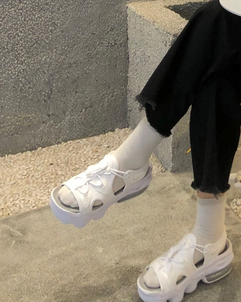 nikeのエアマックスココ(AirMaxKoko)の画像