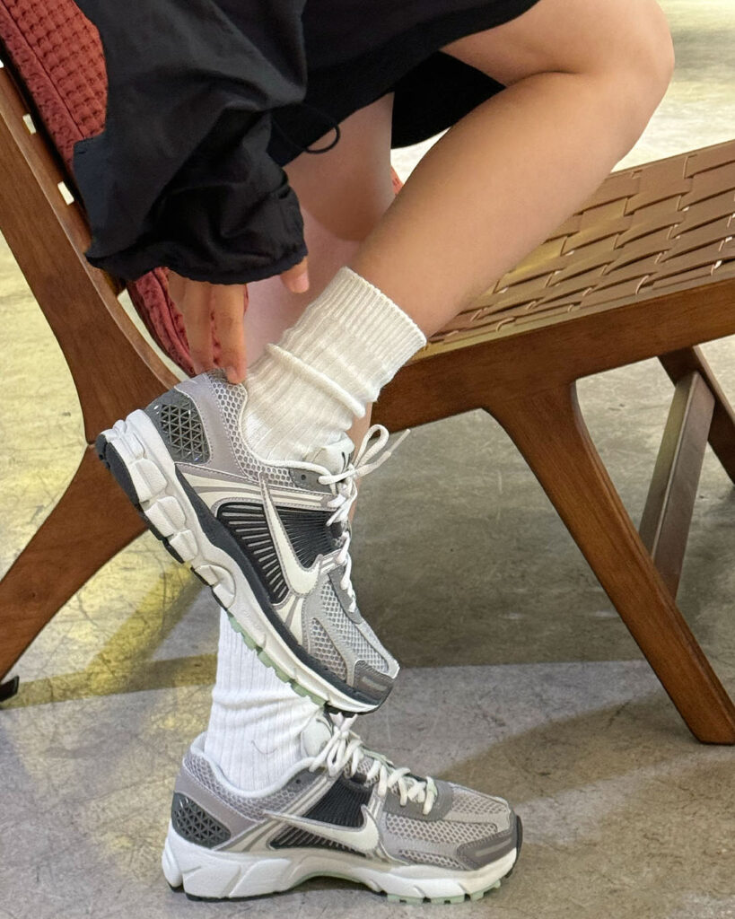 NIKE ZOOMVOMERO5(ズームボメロ5)の画像