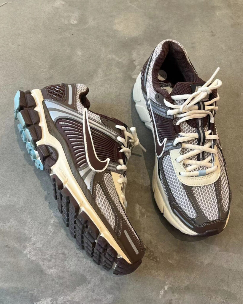 NIKE ZOOMVOMERO5(ズームボメロ5)の画像