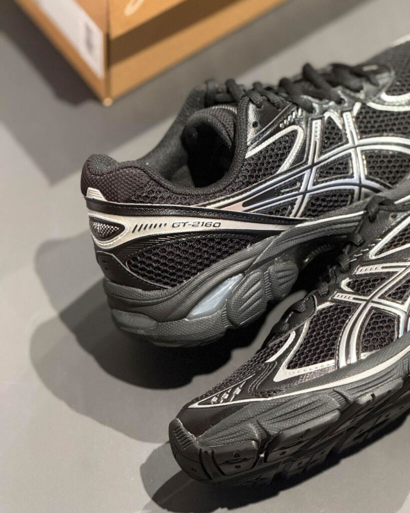 asics】GEL-NIMBUS 10.1のサイズ感や履き心地は？他ブラントと比較して 