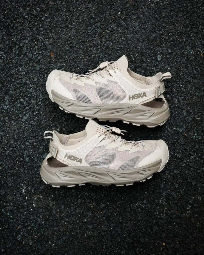 試し履きのみ美品　HOKA HOPARA2 試し履きのみ美品 HOKA HOPARA2