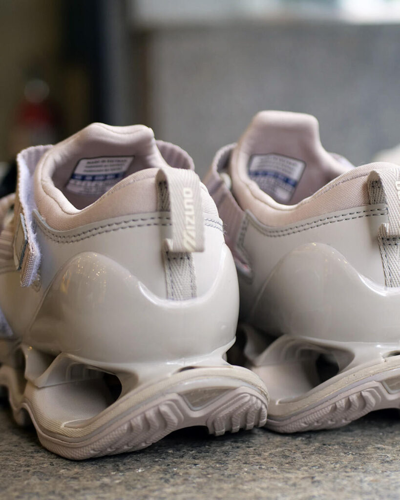MIZUNO WAVE PROHECY STRAPの画像