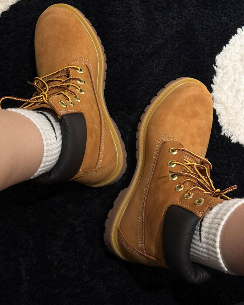 Timberland 6インチイエローブーツの画像12
