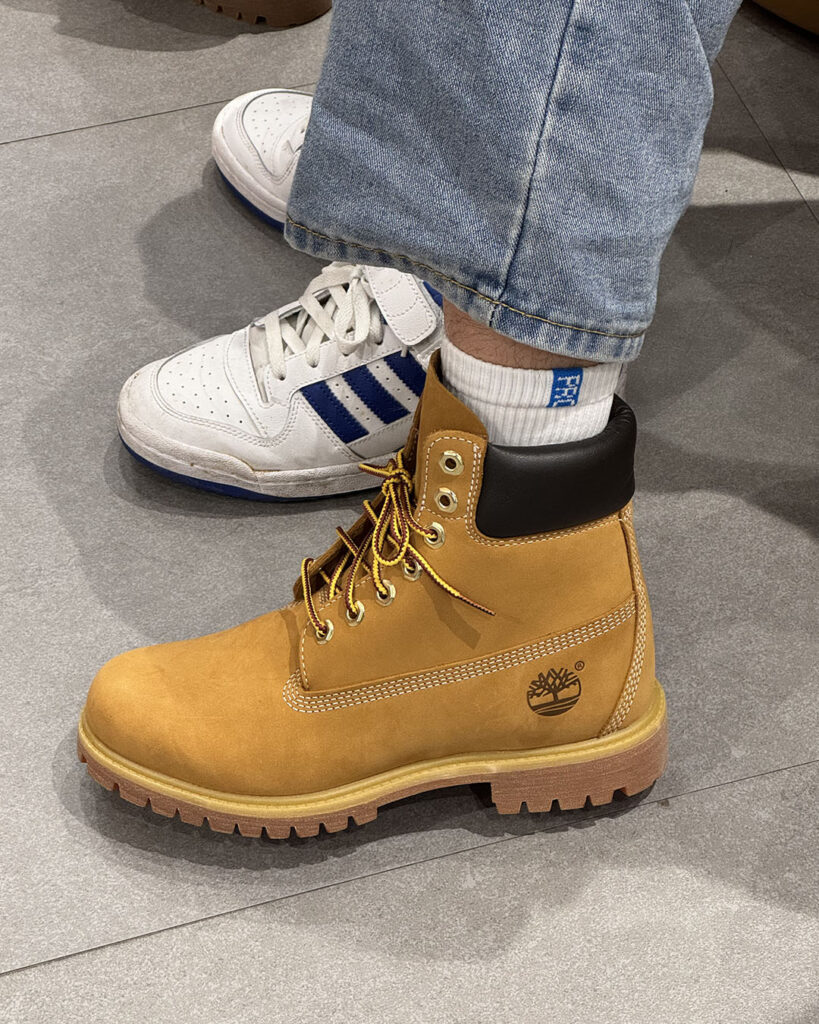 Timberland 6インチイエローブーツの画像5