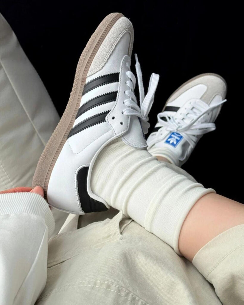 adidasのsambaの画像3