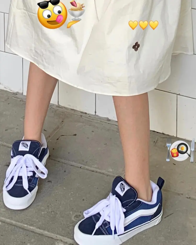 Vans バンズ Knu Skool Shoe スニーカー 人気色 VANS】Knu Skoolのサイズ感や履き心地は？口コミも合わせて販売