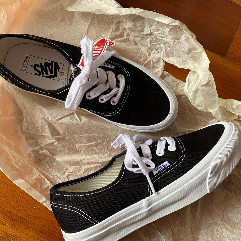 Vans authenticの画像