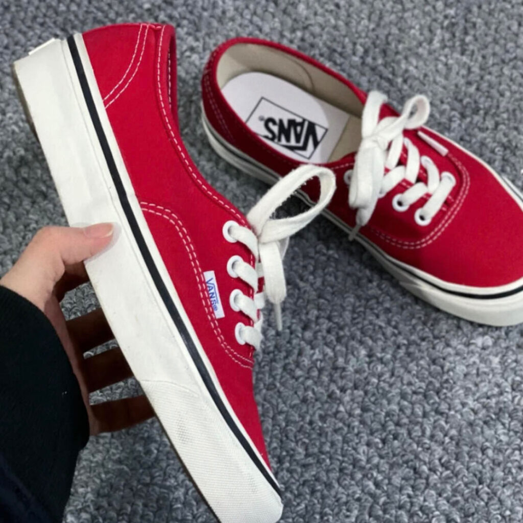 Vans authenticの画像