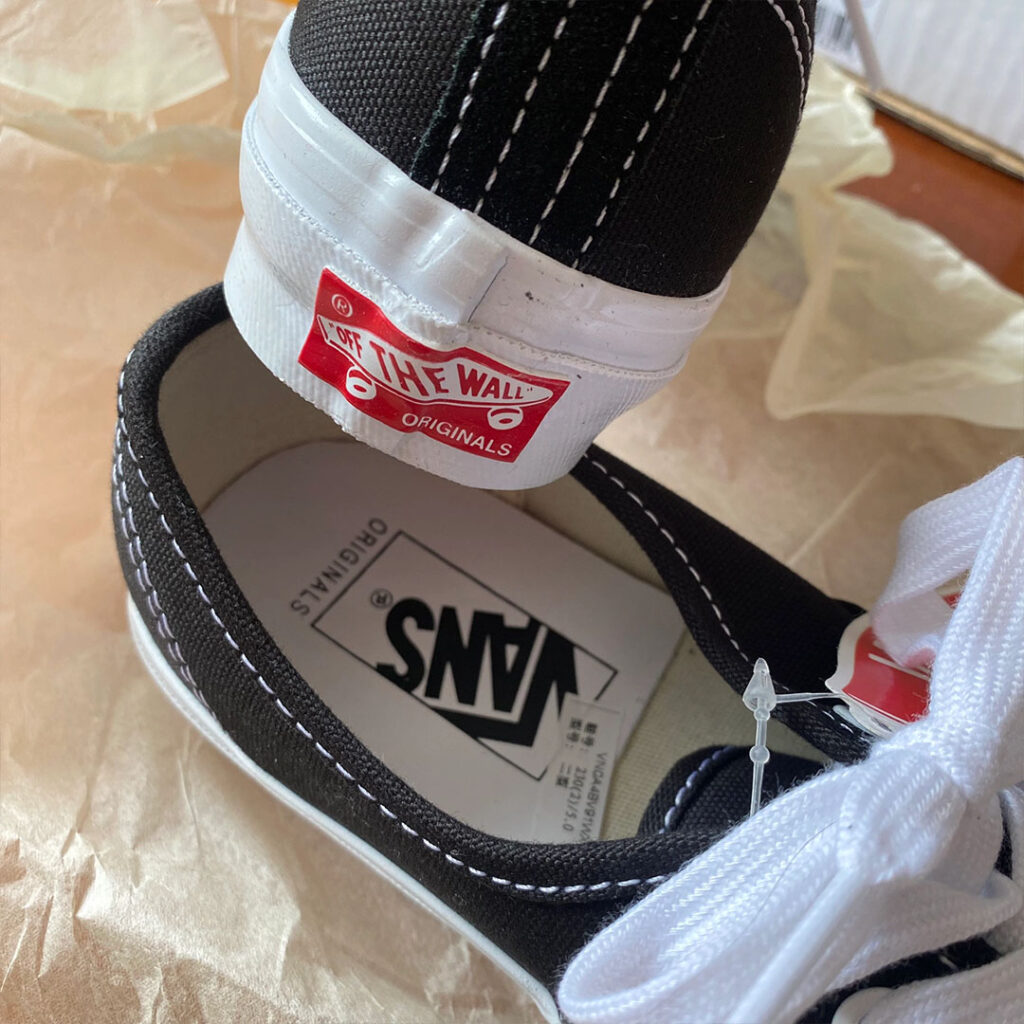 Vans authenticの画像