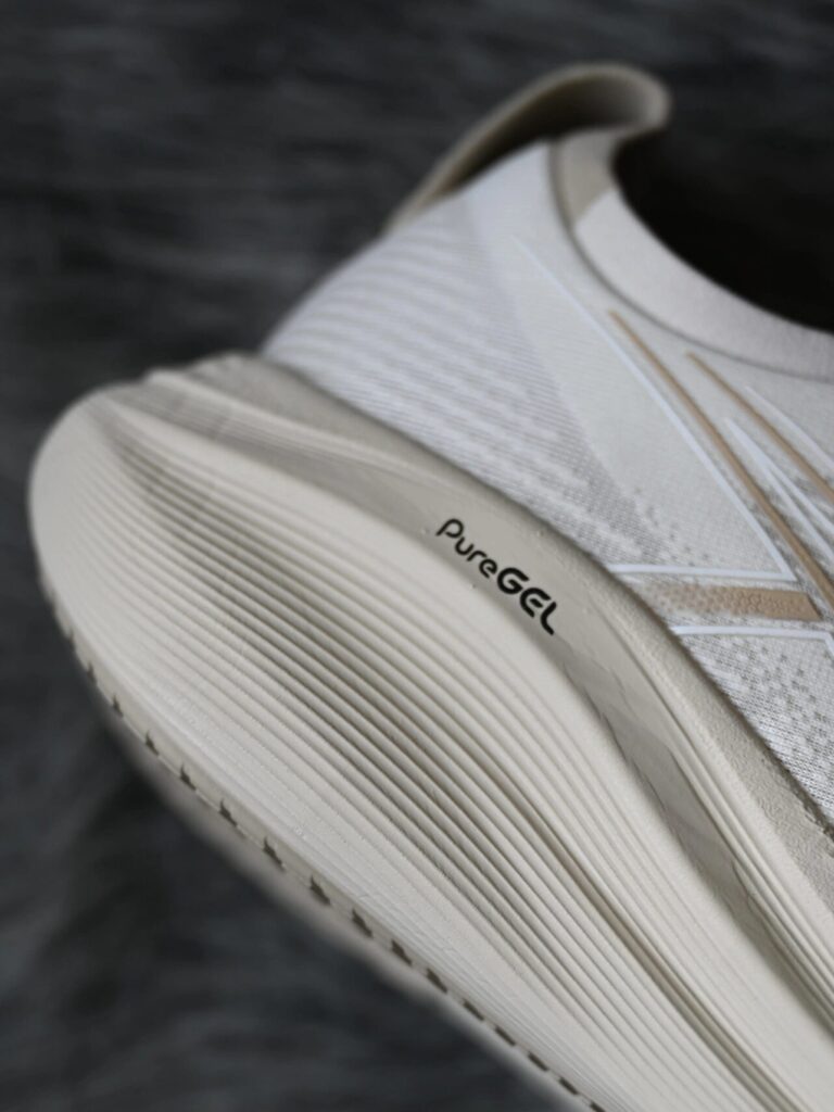 ASICS GEL-NIMBUS 27の画像