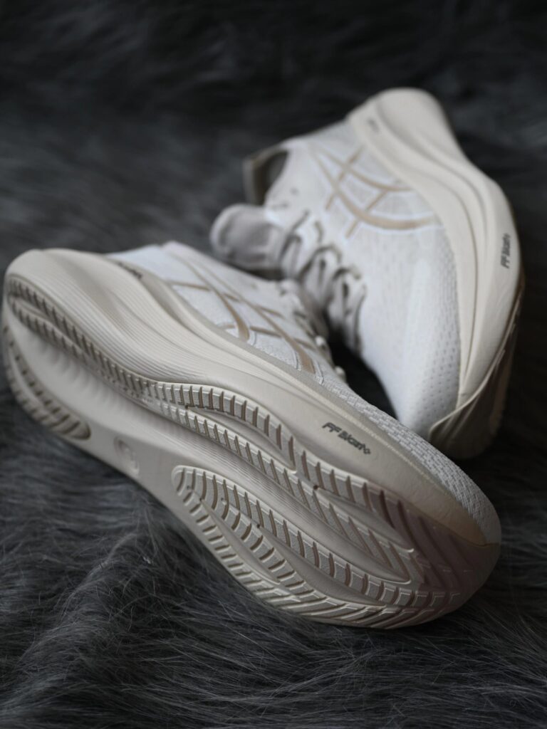 ASICS GEL-NIMBUS 27の画像