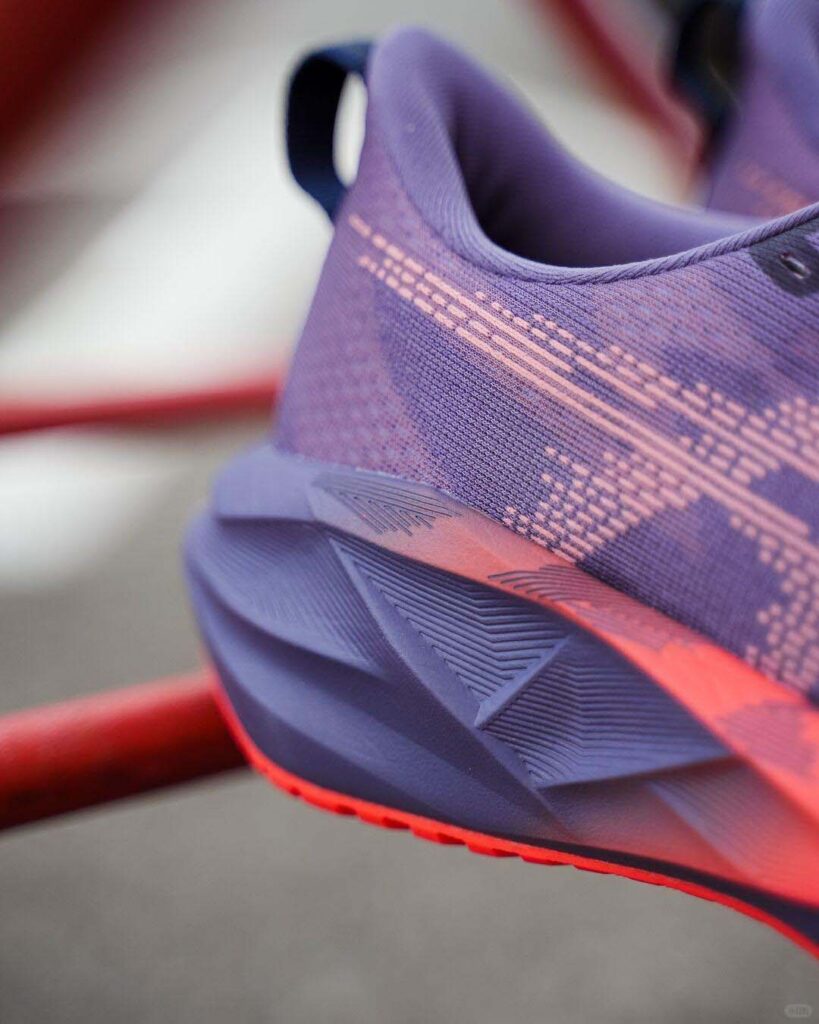 ASICS NOVABLAST 5の画像