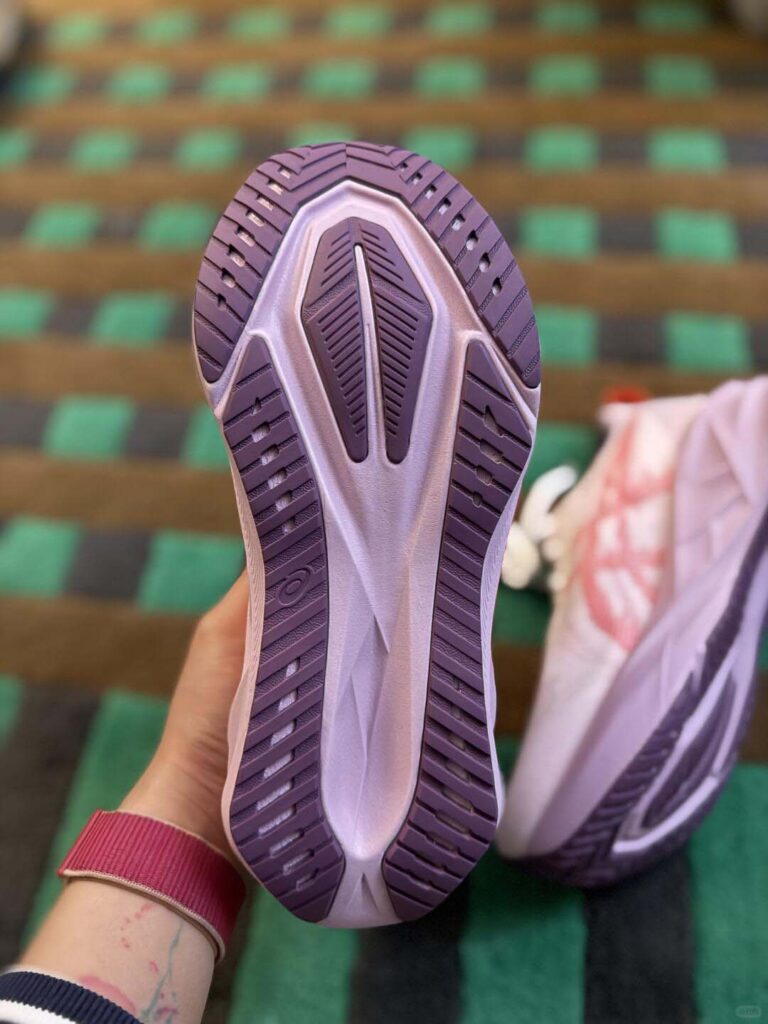 ASICS NOVABLAST 5の画像