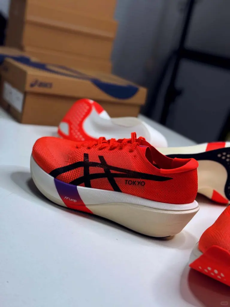 asics】METASPEED SKY TOKYOのサイズ感や履き心地は？口コミも