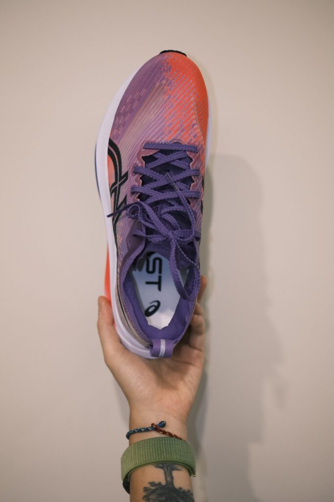 asics megabrastの画像