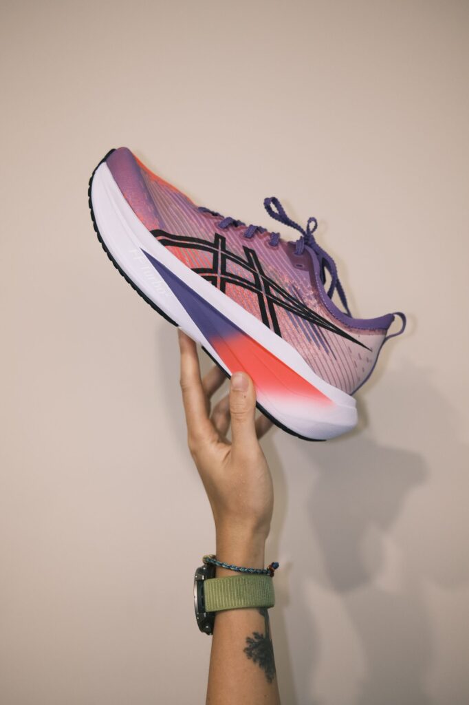 asics megabrastの画像