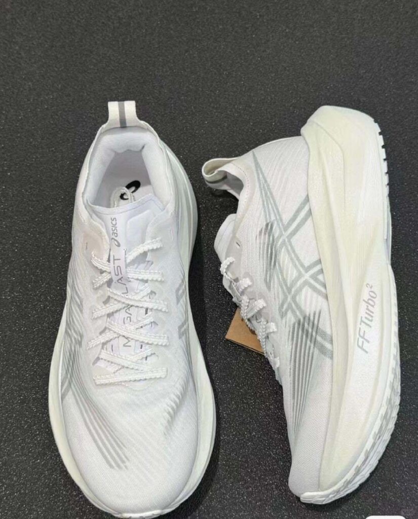 asics megabrastの画像
