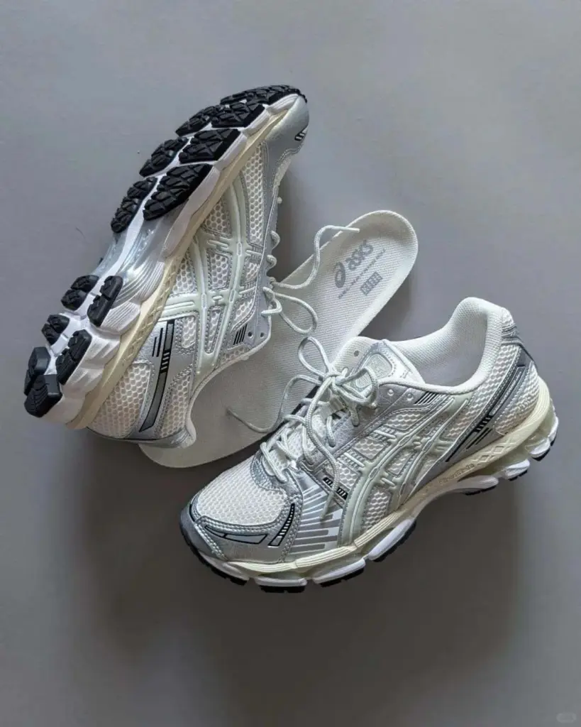ASICS(アシックス) GEL-KAYANO 12.1の画像