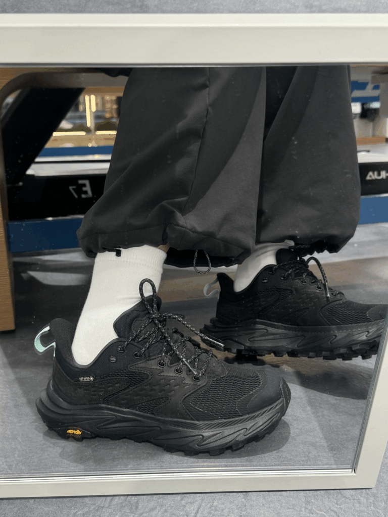 HOKA】ANACAPA 2 LOWのサイズ感や履き心地は？口コミも合わせて販売員 