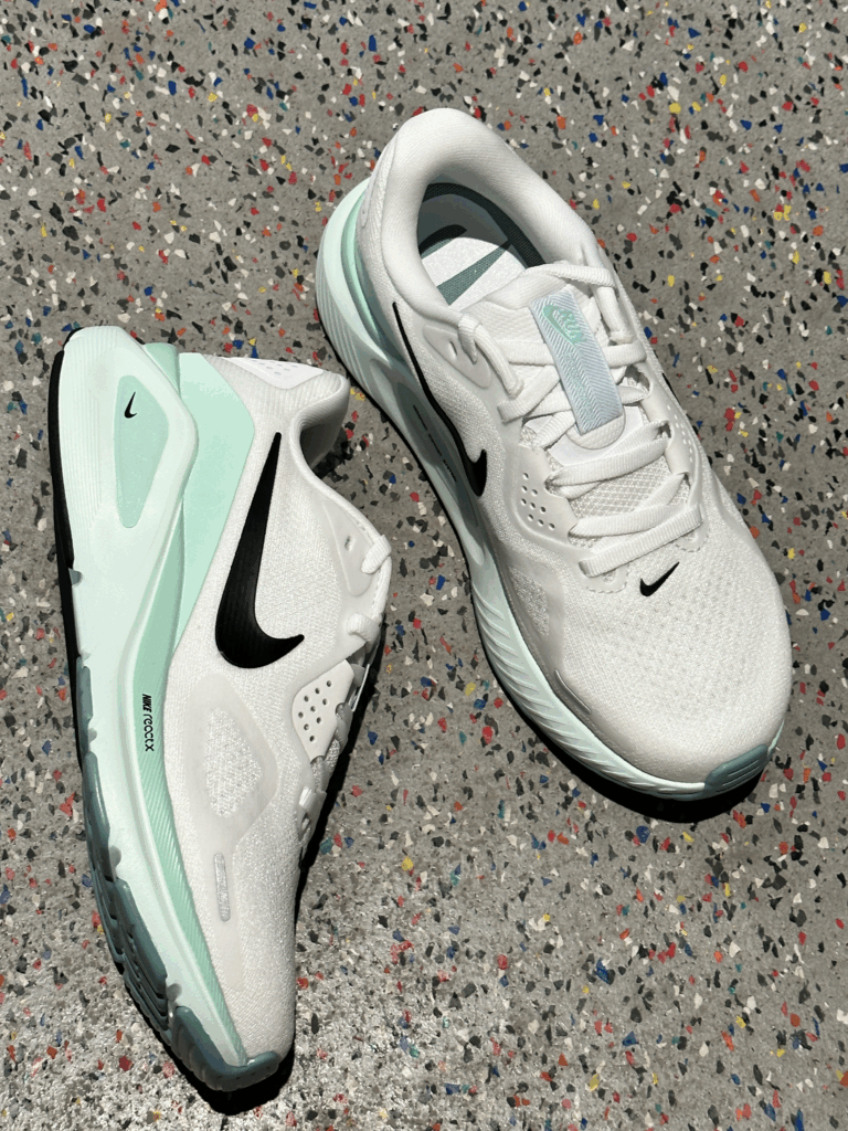 NIKE STRUCTURE26の画像