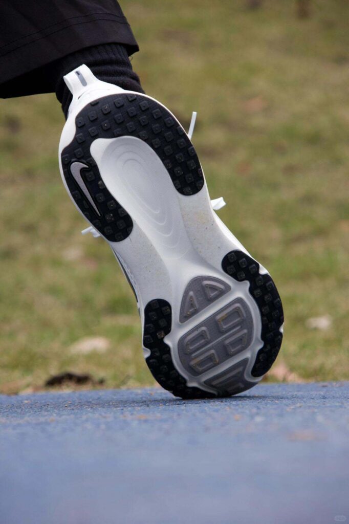 NIKE vomero18の画像