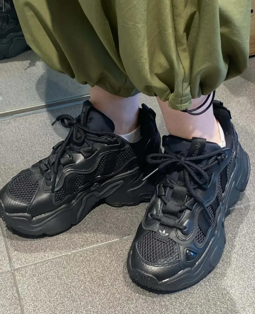 adidas(アディダス) ozgaia(オズガイア)の画像