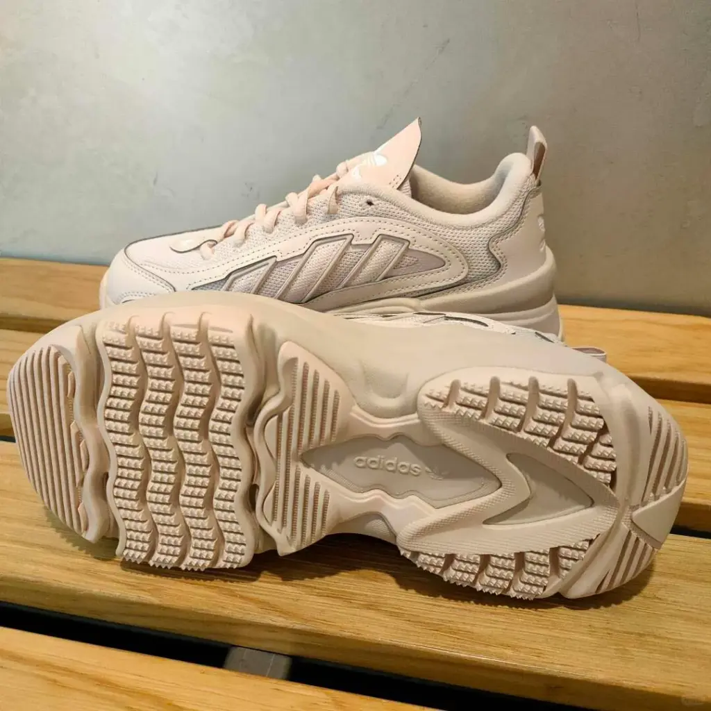 adidas(アディダス) ozgaia(オズガイア)の画像