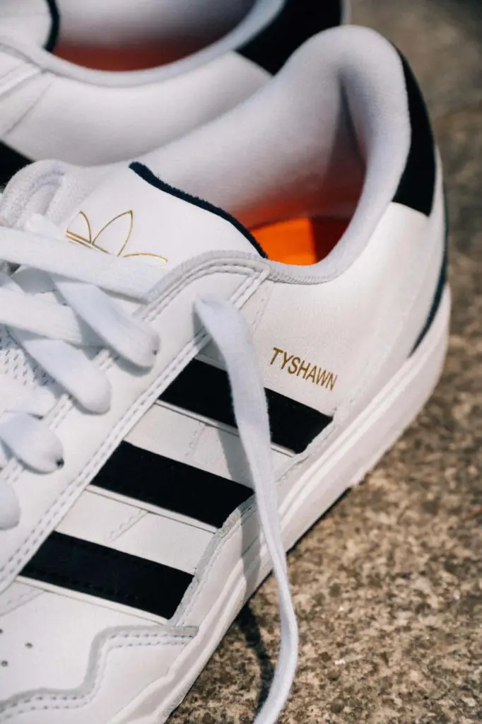 adidas（アディダス） Tyshawn（タイショーン）の画像