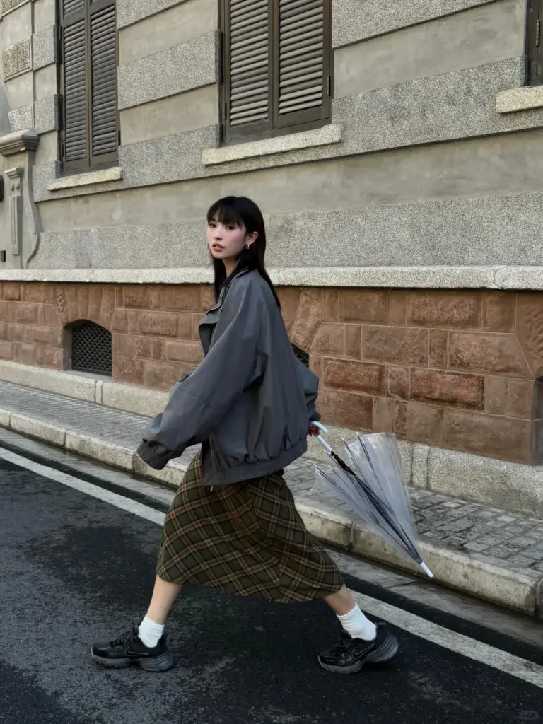 NIKE(ナイキ) V2K RUNのコーデ画像