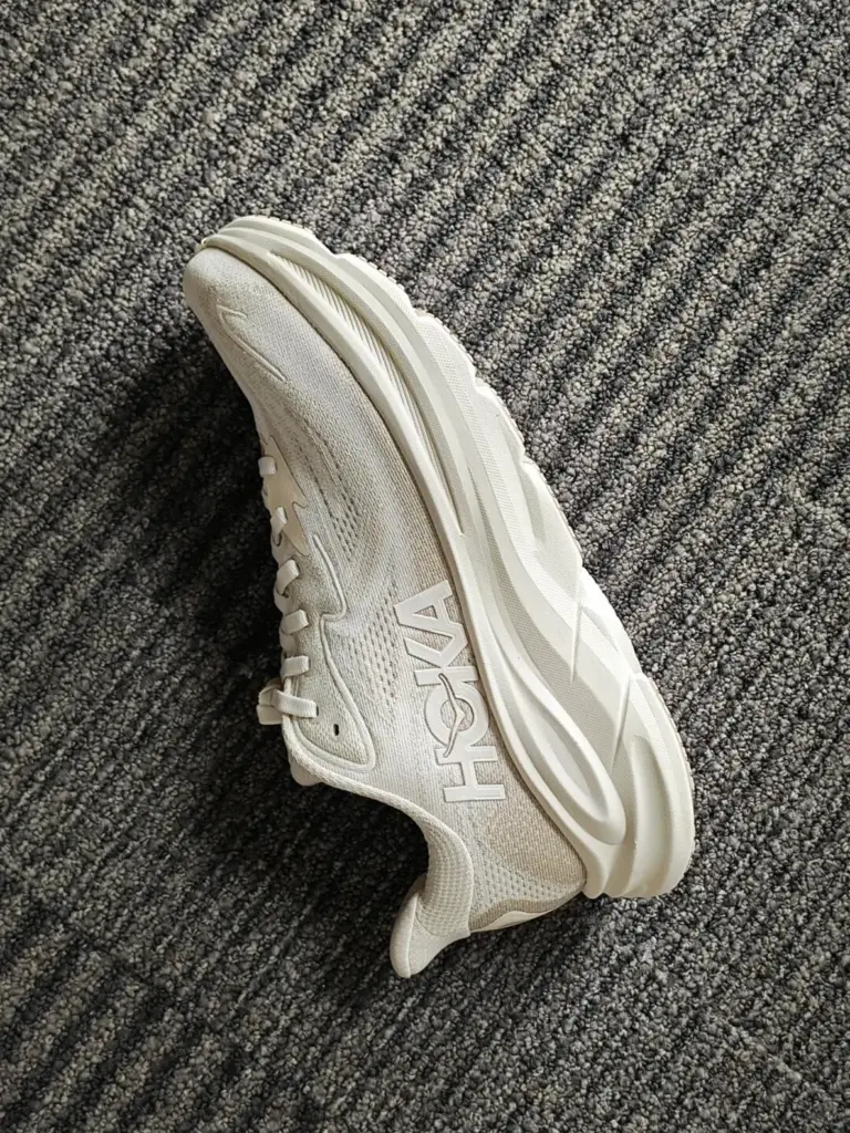 HOKA(ホカ)のCLIFTON10はダサい？の画像