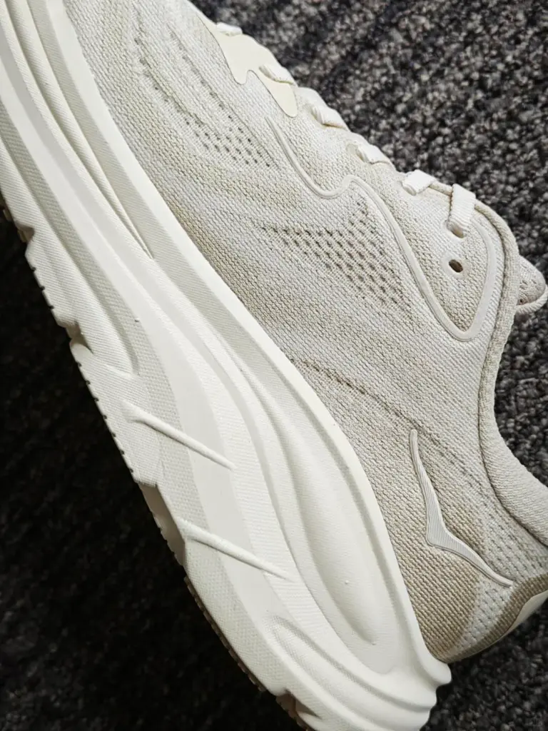 HOKA(ホカ)のCLIFTON10はダサい？の画像