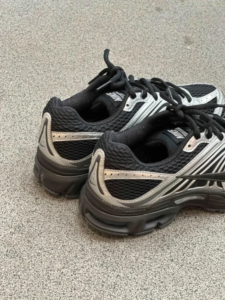 NIKE(ナイキ) moto2k(モト2k)のサイズ感の画像