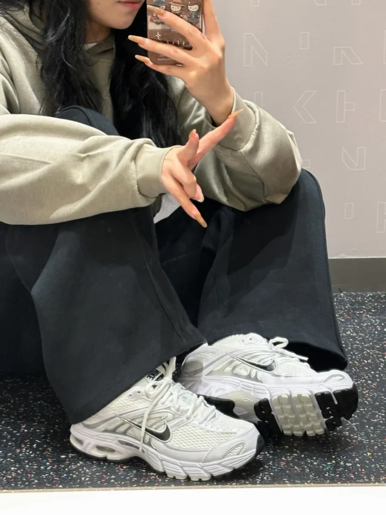 NIKE(ナイキ) moto2k(モト2k)のサイズ感の画像