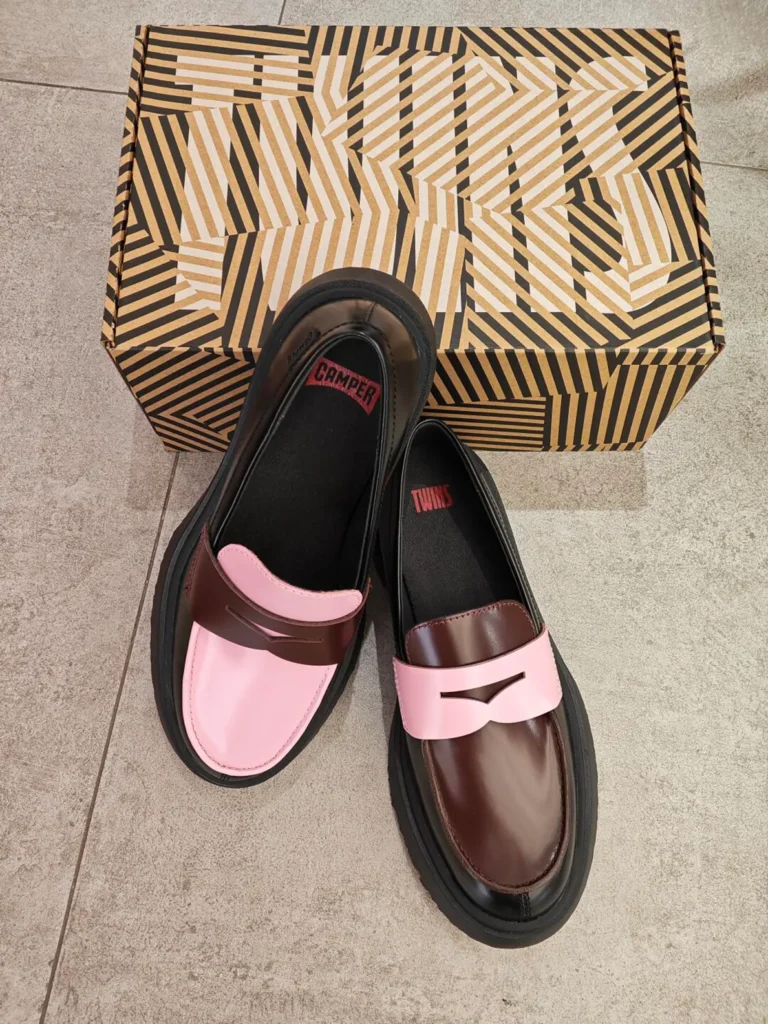 camper(カンペール) twins loafersの画像