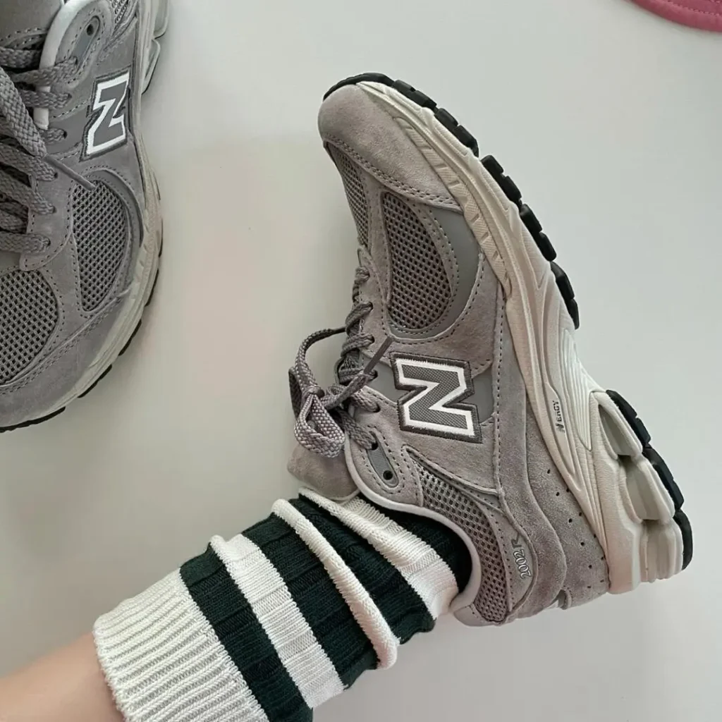NEWBALANCE 2002Rの人気カラー・安く買える場所の画像3