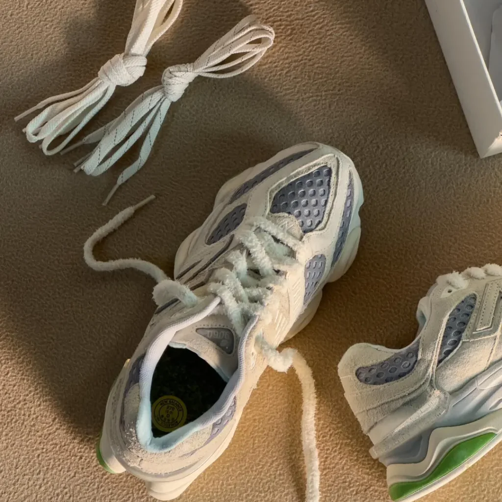 NEWBALANCE 9060の人気カラー・安く買える場所の画像1