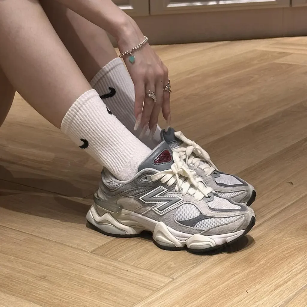 NEWBALANCE 9060の人気カラー・安く買える場所の画像10